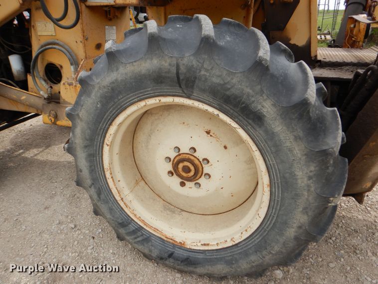 image for item DK1902 International 3514  backhoe