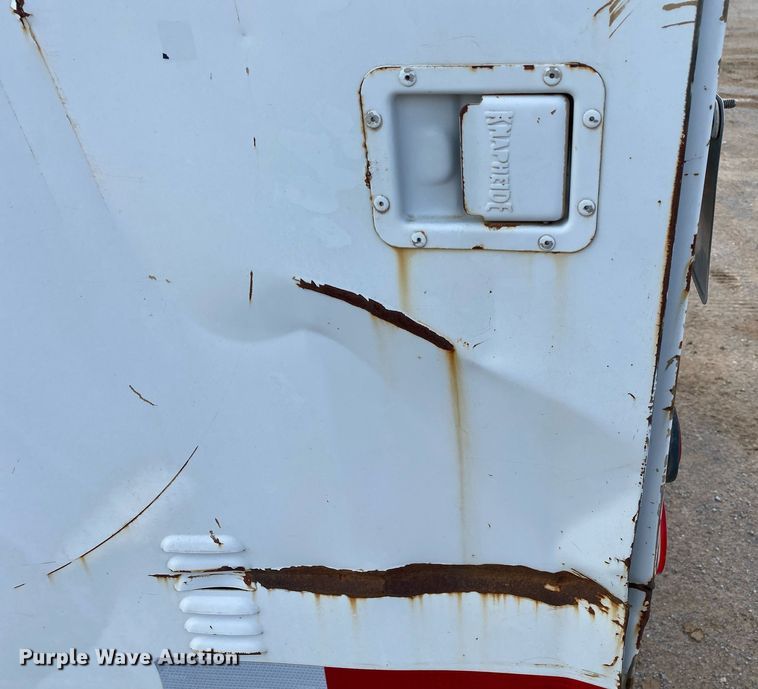 image for item DL7138 2000 Ford F650 Super Duty  bucket truck