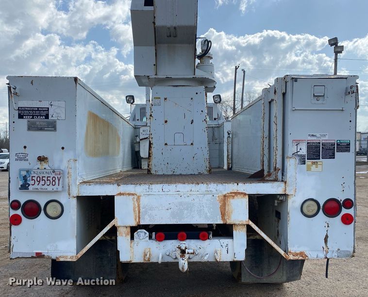 image for item DL7138 2000 Ford F650 Super Duty  bucket truck