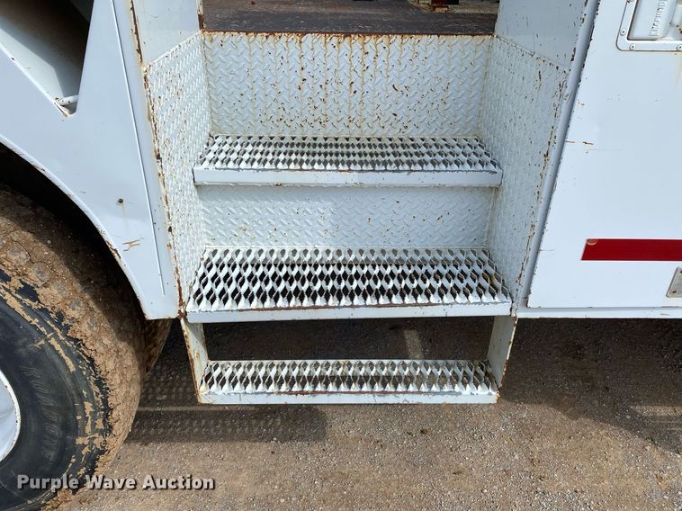 image for item DL7138 2000 Ford F650 Super Duty  bucket truck