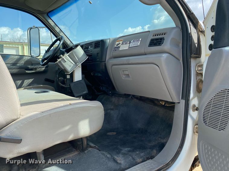 image for item DL7138 2000 Ford F650 Super Duty  bucket truck