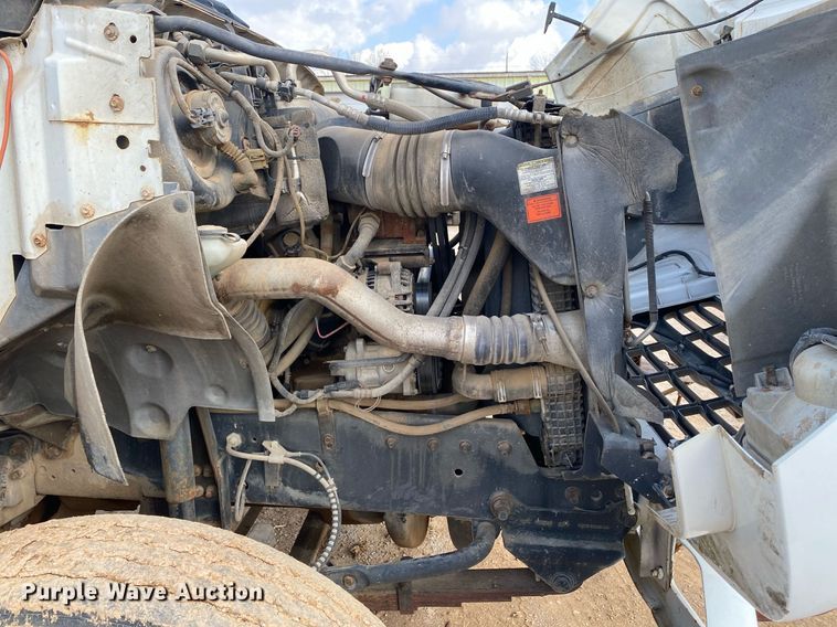 image for item DL7138 2000 Ford F650 Super Duty  bucket truck