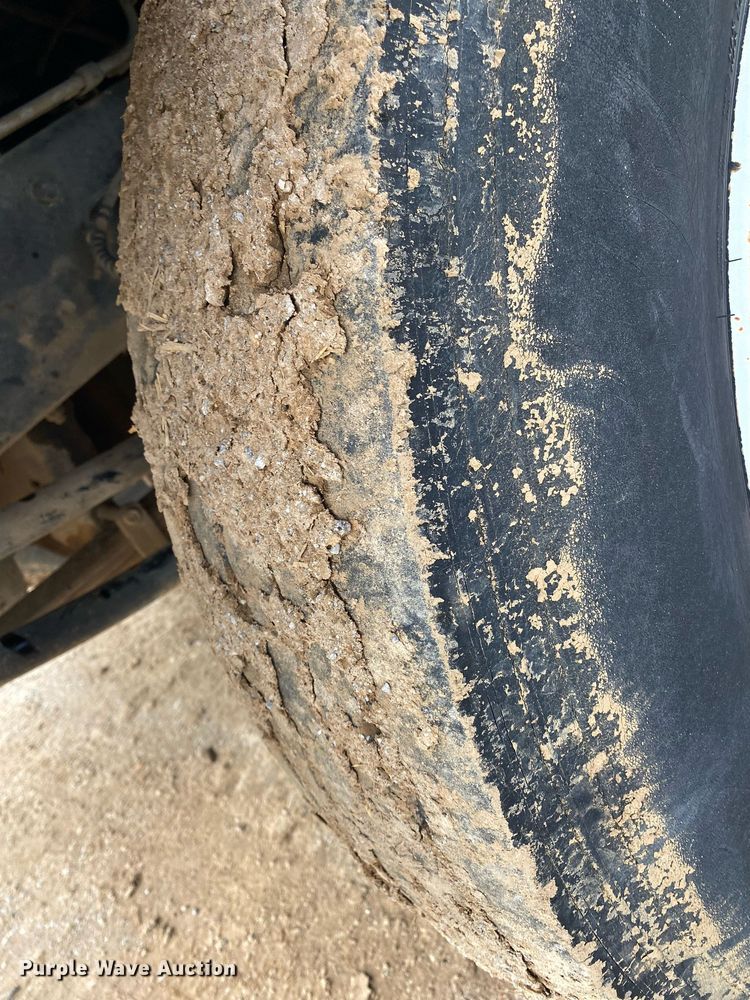 image for item DL7138 2000 Ford F650 Super Duty  bucket truck