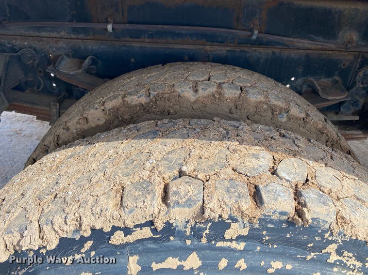 image for item DL7138 2000 Ford F650 Super Duty  bucket truck