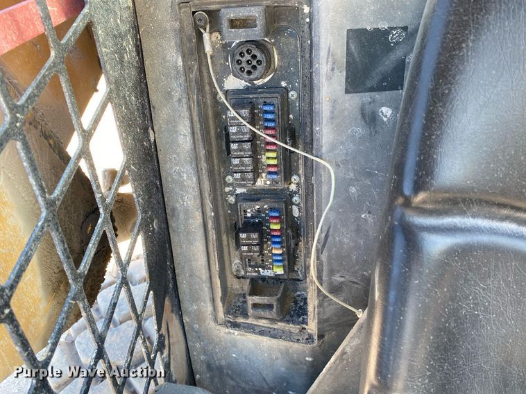 image for item DL7185 2018 Caterpillar 262D  skid steer loader