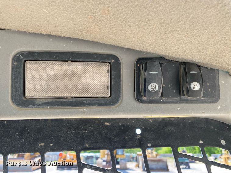 image for item DL7185 2018 Caterpillar 262D  skid steer loader