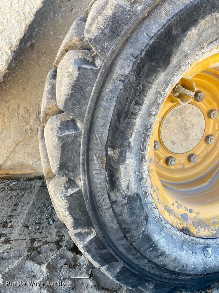 image for item DL7185 2018 Caterpillar 262D  skid steer loader