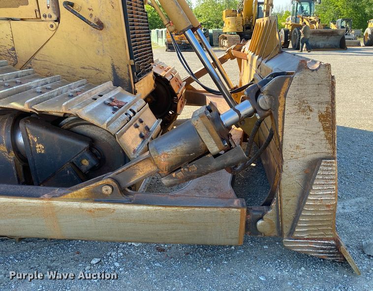 image for item DL7187 2005 Caterpillar D6R LGP Series II  dozer