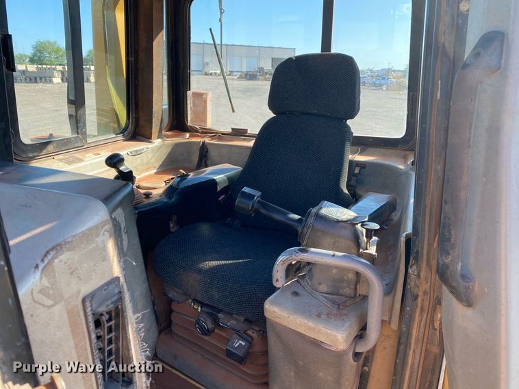 image for item DL7187 2005 Caterpillar D6R LGP Series II  dozer