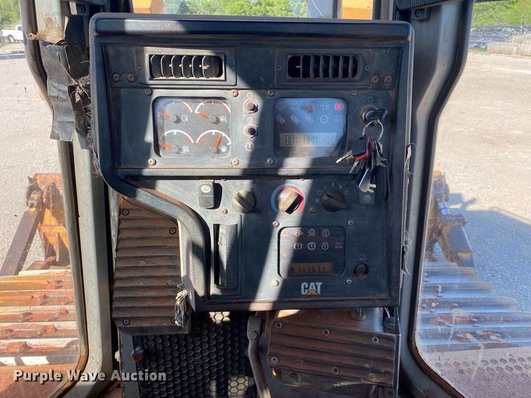 image for item DL7187 2005 Caterpillar D6R LGP Series II  dozer