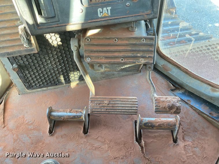 image for item DL7187 2005 Caterpillar D6R LGP Series II  dozer