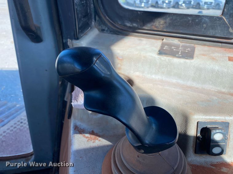 image for item DL7187 2005 Caterpillar D6R LGP Series II  dozer