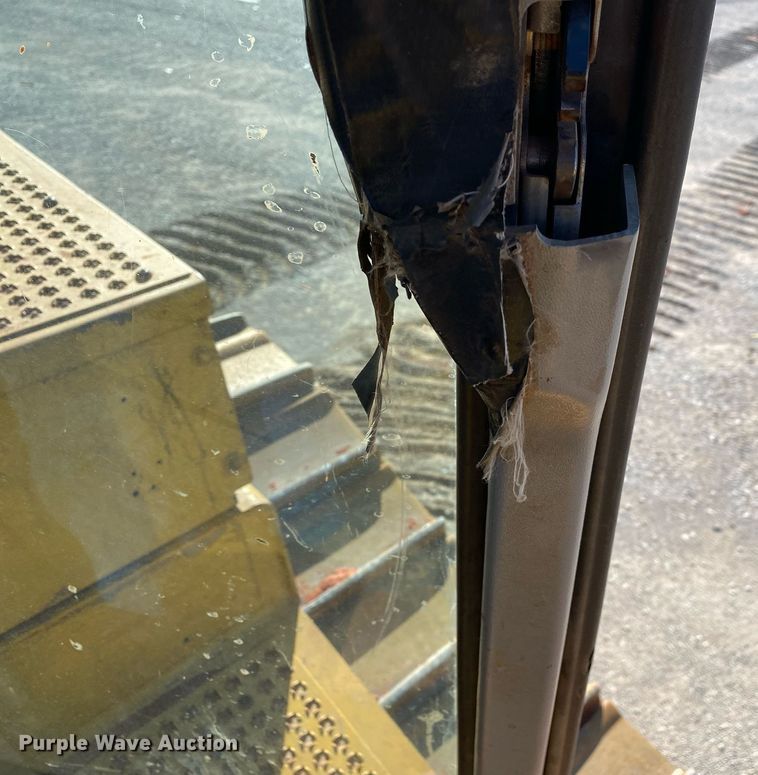 image for item DL7187 2005 Caterpillar D6R LGP Series II  dozer