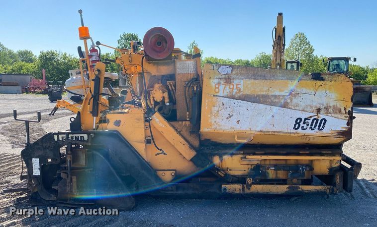 image for item DL7188 LeeBoy L8500T  paver