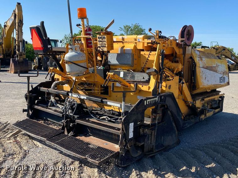 image for item DL7188 LeeBoy L8500T  paver