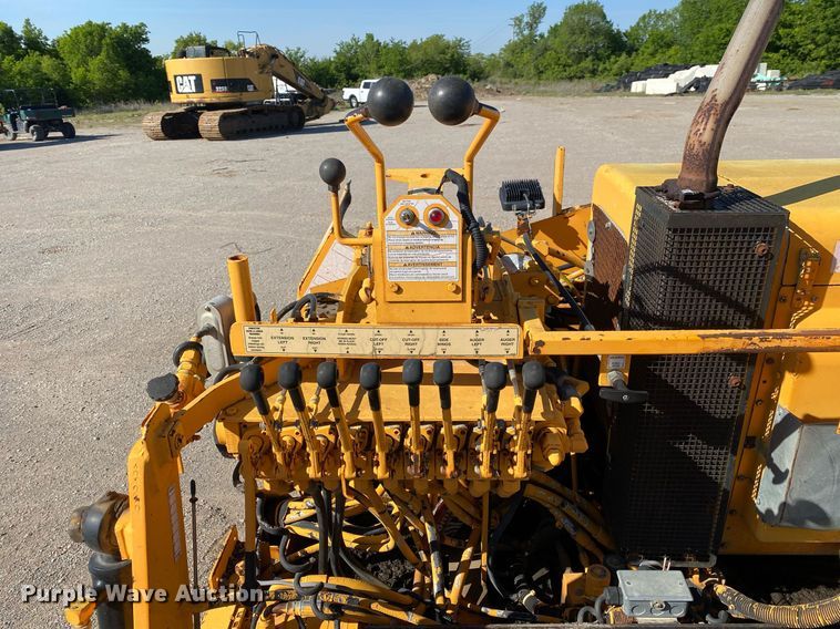 image for item DL7188 LeeBoy L8500T  paver