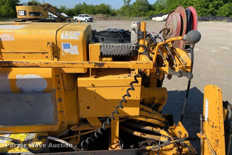 image for item DL7188 LeeBoy L8500T  paver