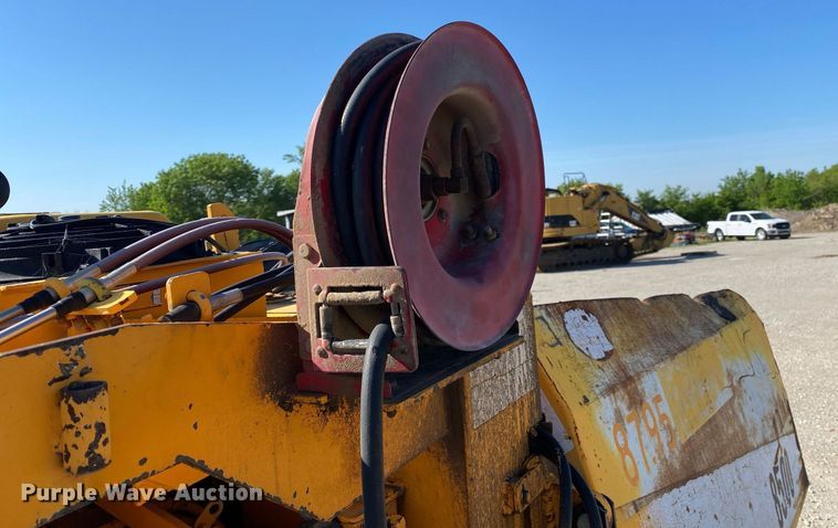 image for item DL7188 LeeBoy L8500T  paver