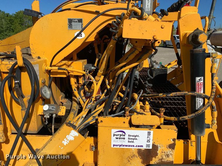 image for item DL7188 LeeBoy L8500T  paver