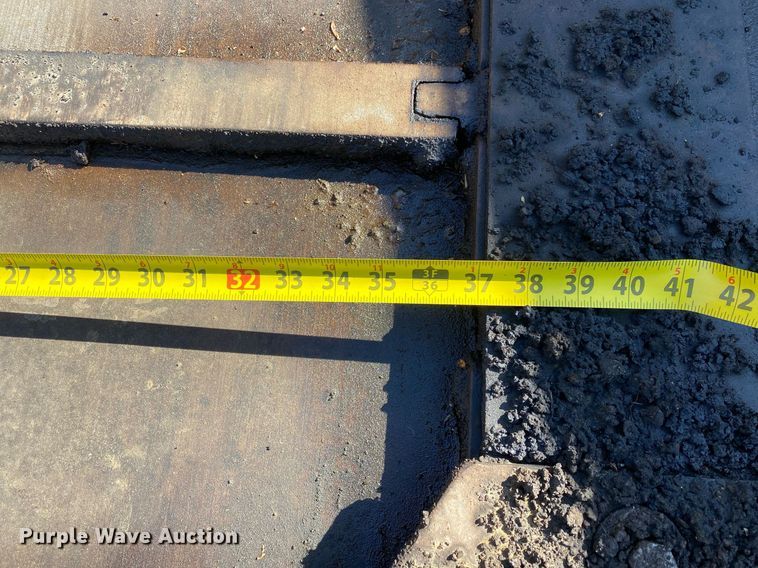 image for item DL7188 LeeBoy L8500T  paver