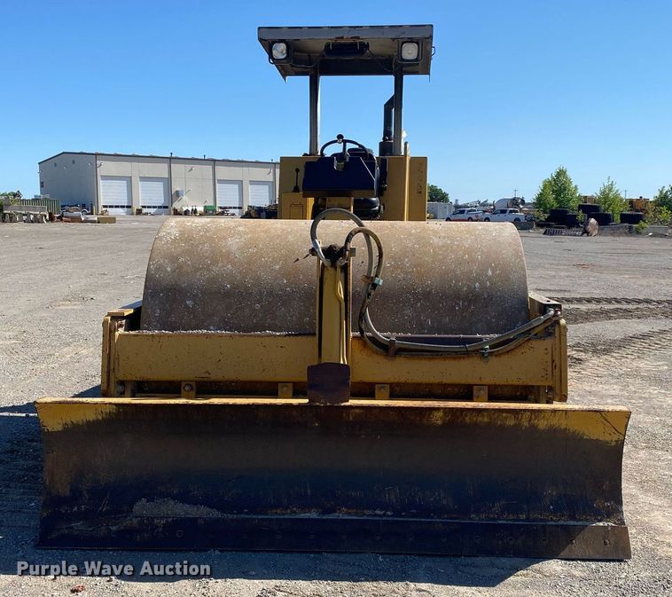 image for item DL7190 1998 Caterpillar CS-563C  single drum vibratory roller