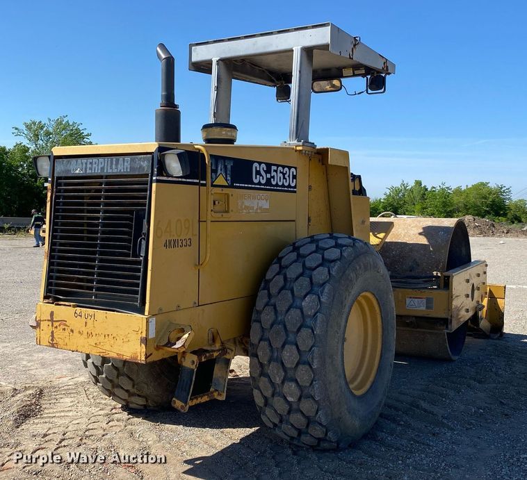 image for item DL7190 1998 Caterpillar CS-563C  single drum vibratory roller