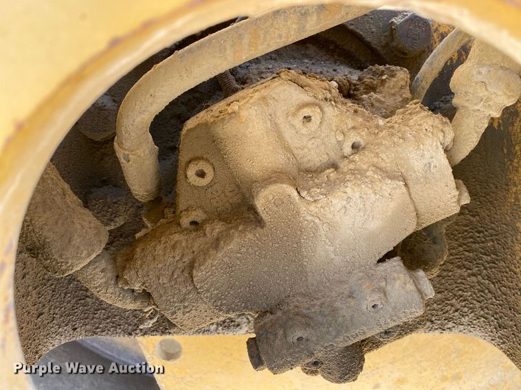 image for item DL7190 1998 Caterpillar CS-563C  single drum vibratory roller