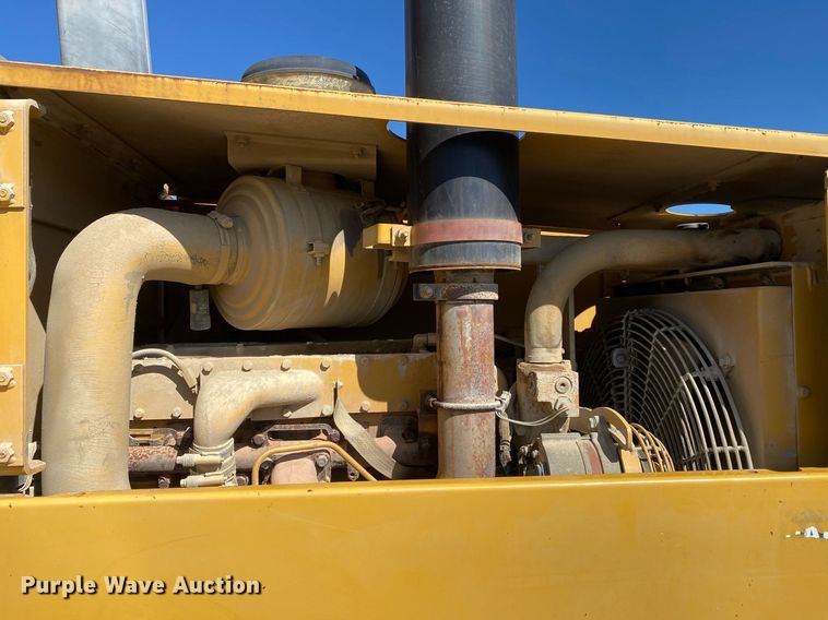 image for item DL7190 1998 Caterpillar CS-563C  single drum vibratory roller