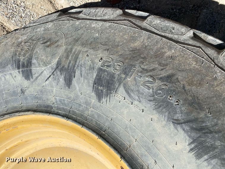 image for item DL7190 1998 Caterpillar CS-563C  single drum vibratory roller