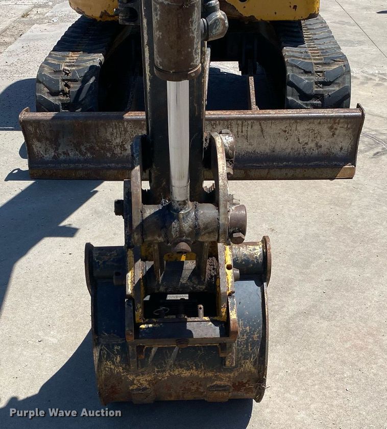 image for item DL7193 2017 John Deere 26G  mini excavator