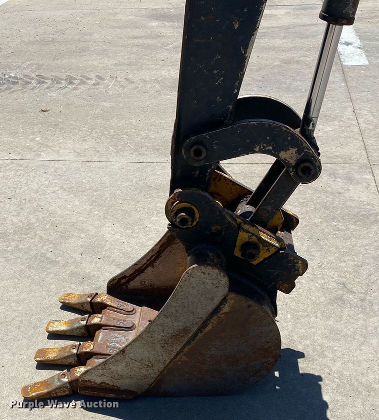 image for item DL7193 2017 John Deere 26G  mini excavator