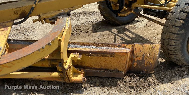 image for item DL7207 1966 Allis-Chalmers DD  rigid frame motor grader