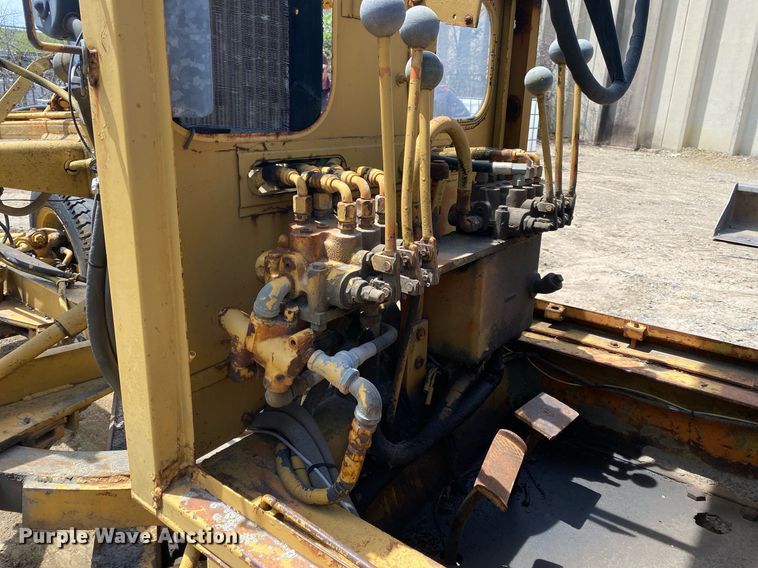 image for item DL7207 1966 Allis-Chalmers DD  rigid frame motor grader