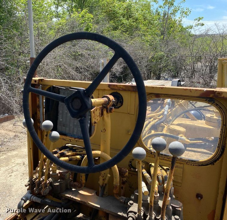 image for item DL7207 1966 Allis-Chalmers DD  rigid frame motor grader