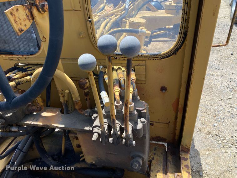 image for item DL7207 1966 Allis-Chalmers DD  rigid frame motor grader