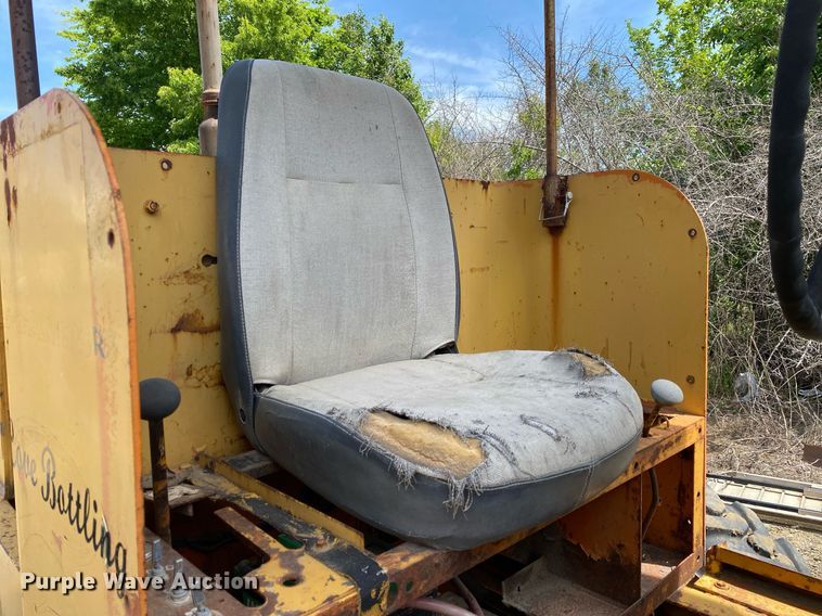 image for item DL7207 1966 Allis-Chalmers DD  rigid frame motor grader