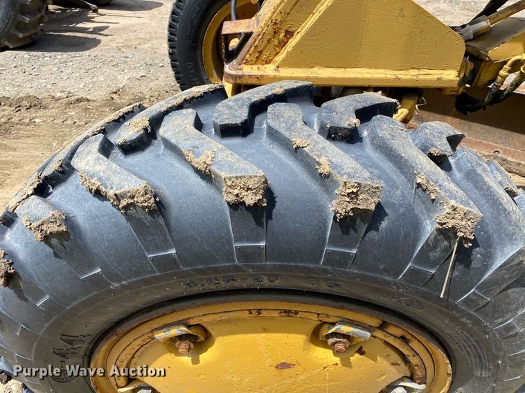 image for item DL7207 1966 Allis-Chalmers DD  rigid frame motor grader