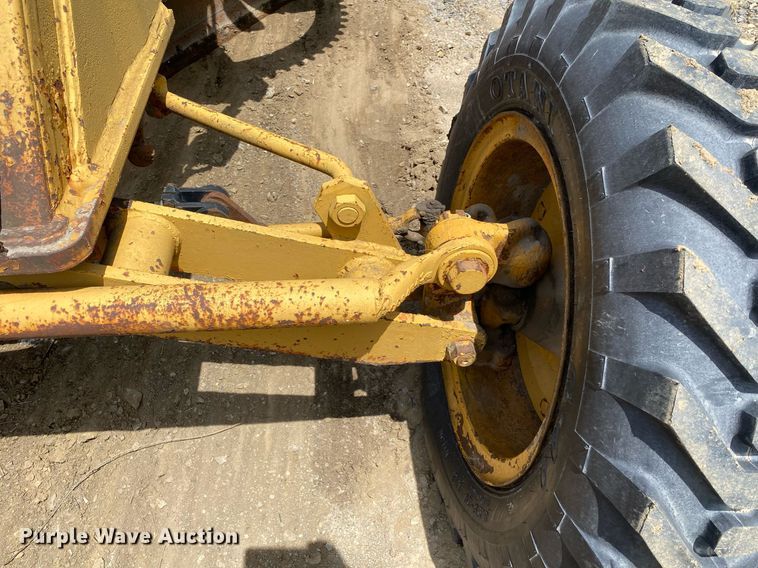 image for item DL7207 1966 Allis-Chalmers DD  rigid frame motor grader