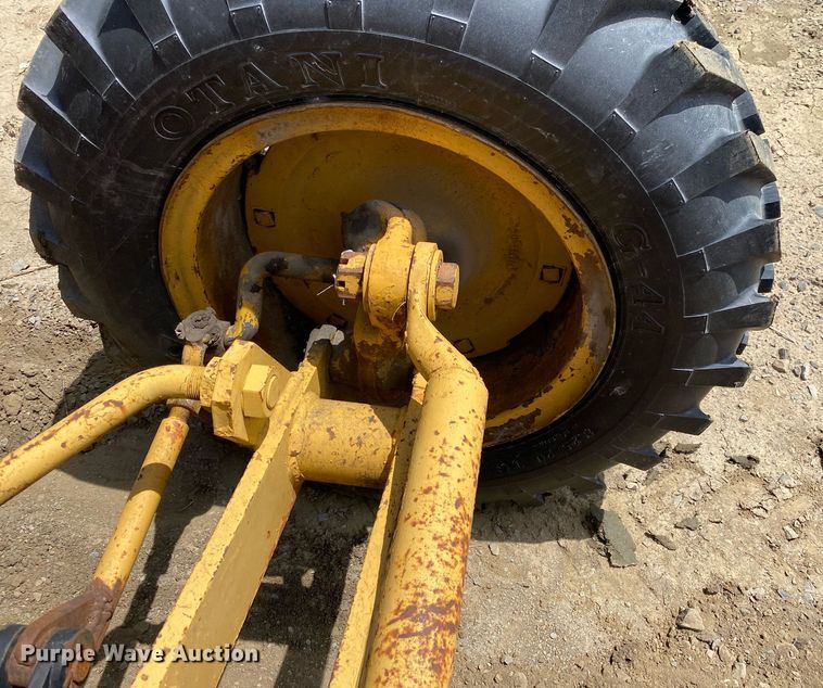 image for item DL7207 1966 Allis-Chalmers DD  rigid frame motor grader