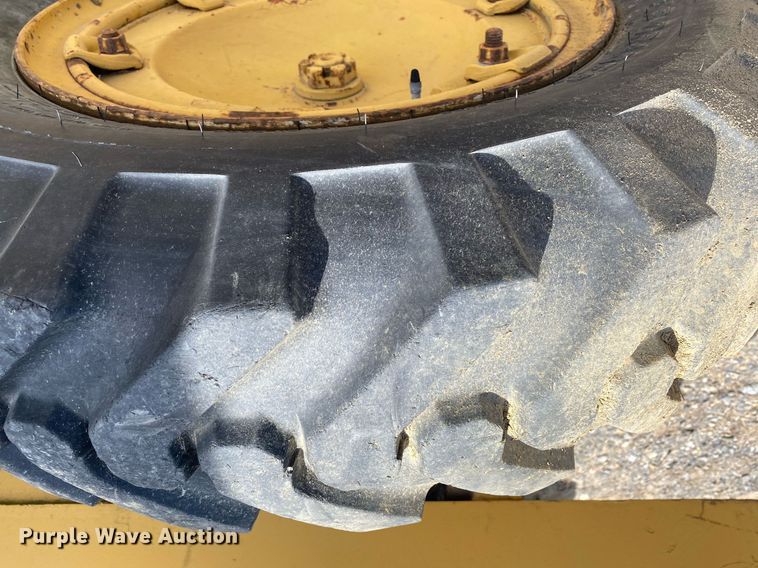 image for item DL7207 1966 Allis-Chalmers DD  rigid frame motor grader