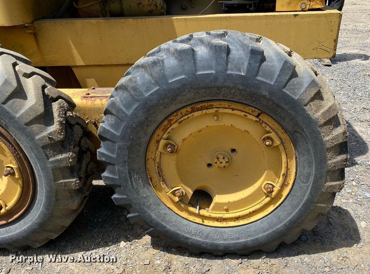 image for item DL7207 1966 Allis-Chalmers DD  rigid frame motor grader