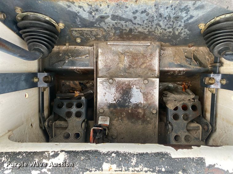 image for item DL7208 1999 Bobcat 751  skid steer loader