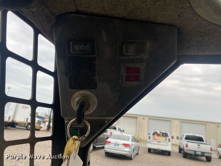 image for item DL7208 1999 Bobcat 751  skid steer loader