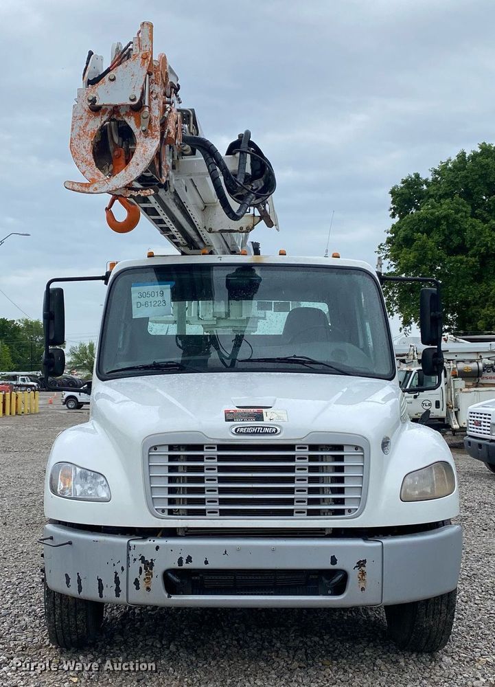 image for item DL7210 2014 Freightliner Business Class M2  digger derrick truck