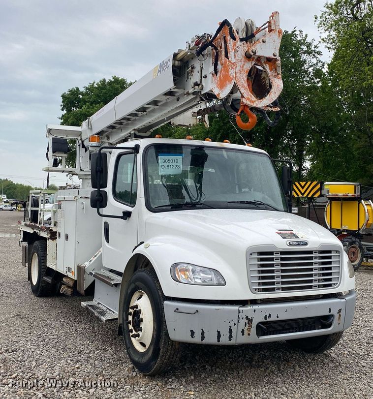 image for item DL7210 2014 Freightliner Business Class M2  digger derrick truck