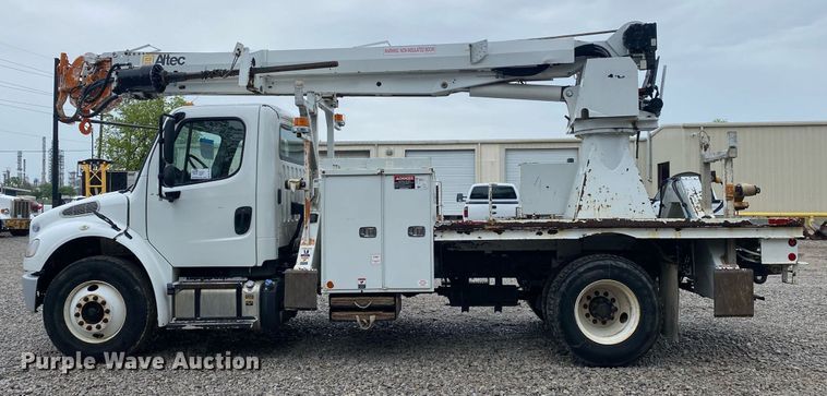 image for item DL7210 2014 Freightliner Business Class M2  digger derrick truck