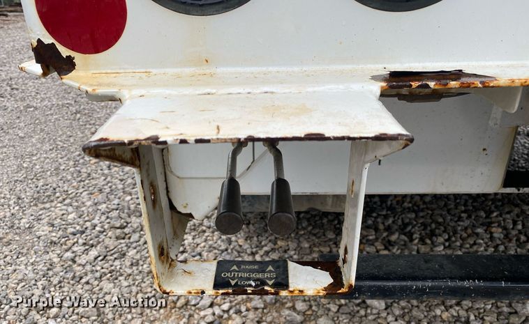 image for item DL7210 2014 Freightliner Business Class M2  digger derrick truck