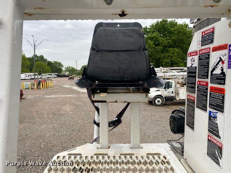 image for item DL7210 2014 Freightliner Business Class M2  digger derrick truck