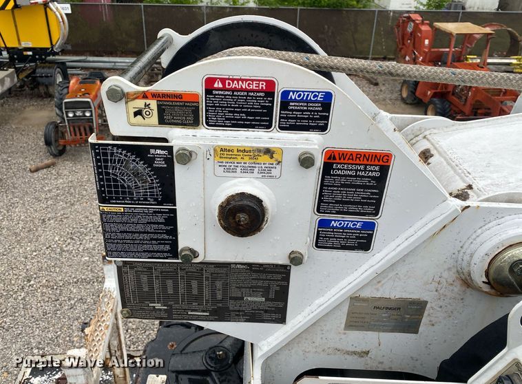 image for item DL7210 2014 Freightliner Business Class M2  digger derrick truck