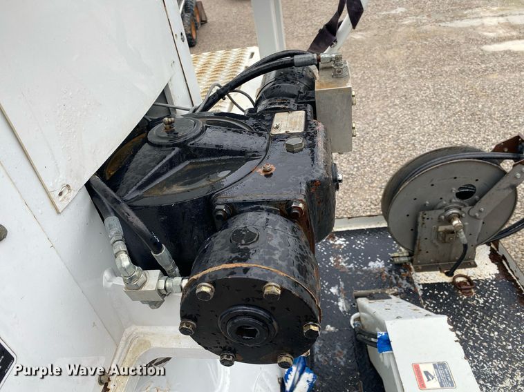 image for item DL7210 2014 Freightliner Business Class M2  digger derrick truck